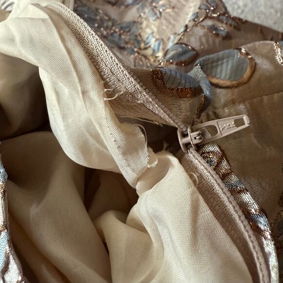 NWT Blondie Nites Juniors Beige Scoop Neck Floral Brocade Formal Ball Gown Sz 7 - Picture 13 of 16